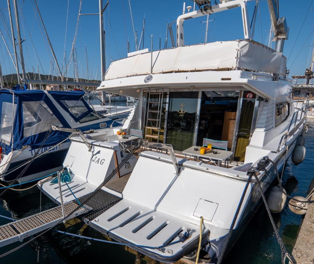 Hebergements Bateaux A Quai Porquerolles Luaran gambar