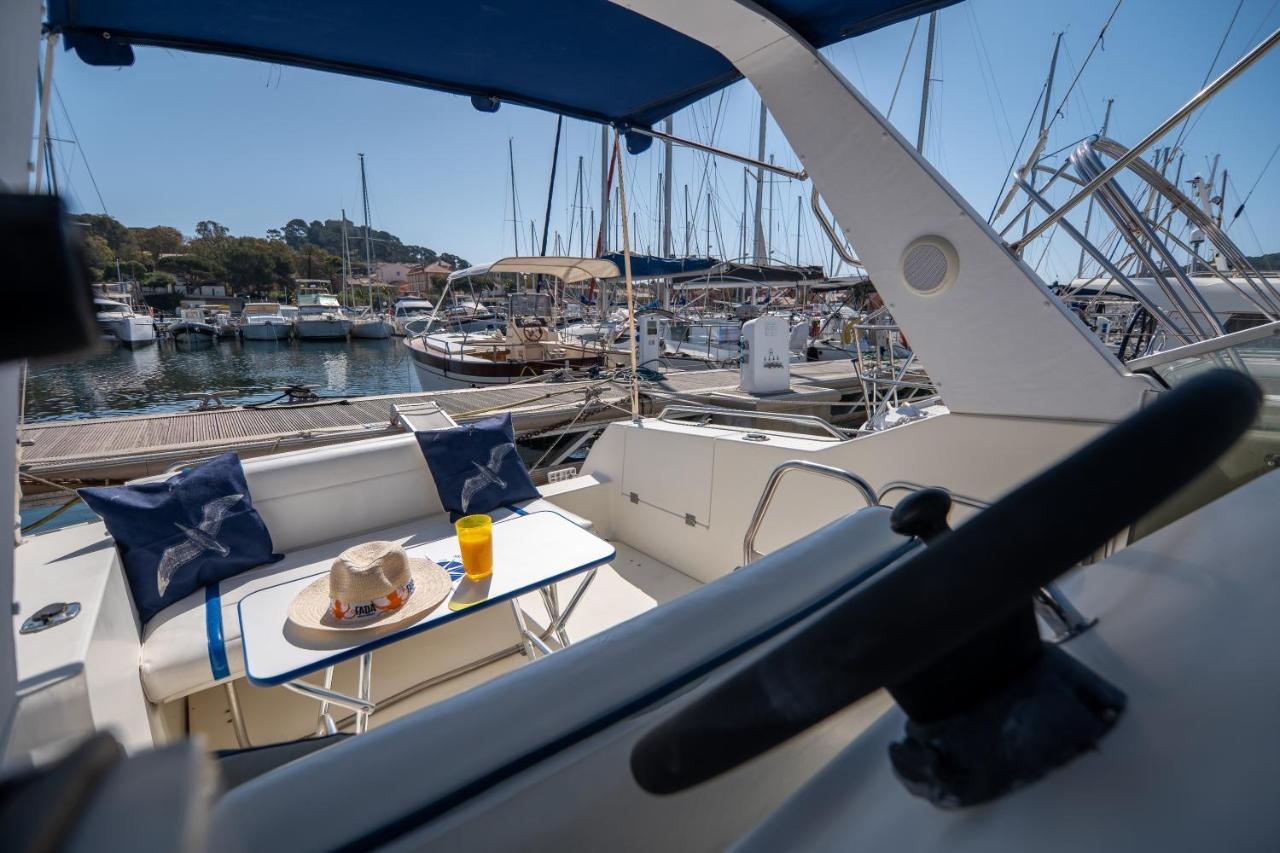 Hebergements Bateaux A Quai Porquerolles Luaran gambar